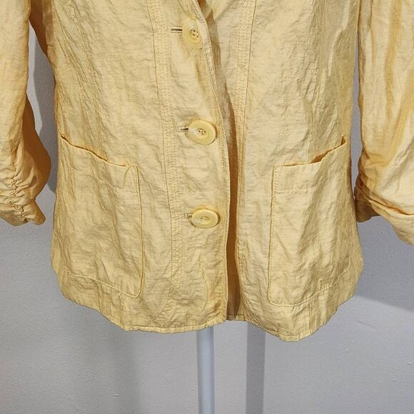 Chico's Yellow Blazer with Crinkle Fabric and Sheen Size Medium Yellow Blazer - Picture 3 of 9